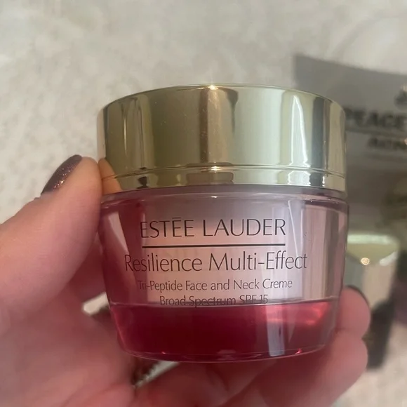 Small sized skin care bundle (mostly Estée Lauder with a few other samples) - Picture 4 of 9